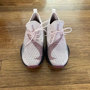 Women’s Nike sneakers size 6